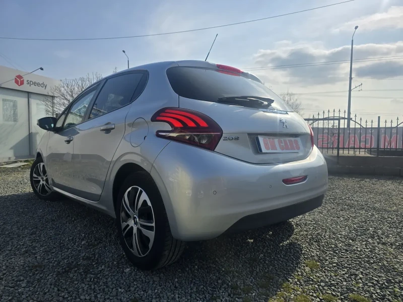 Peugeot 208, снимка 4 - Автомобили и джипове - 49379114