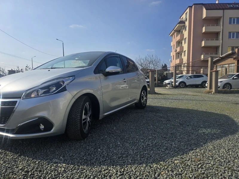 Peugeot 208, снимка 2 - Автомобили и джипове - 49379114