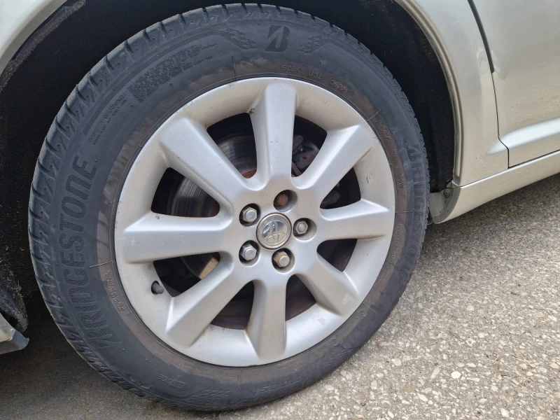 Toyota Avensis, снимка 17 - Автомобили и джипове - 52027841