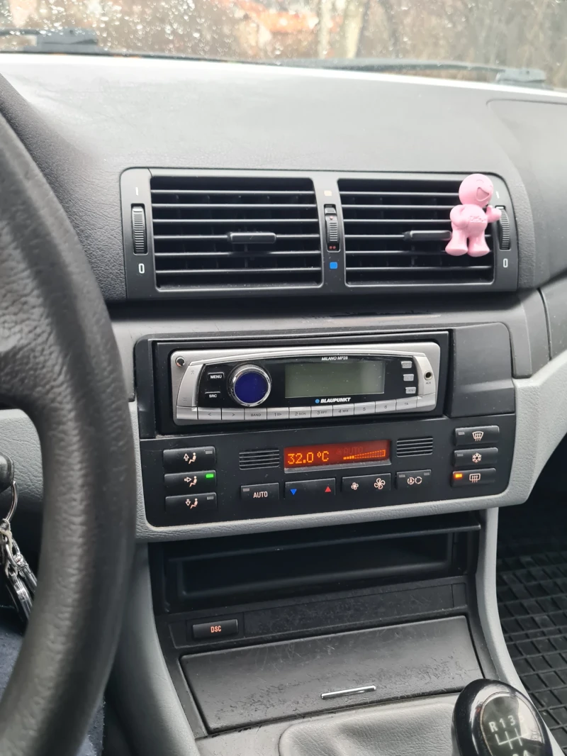 BMW 320, снимка 8 - Автомобили и джипове - 52593179