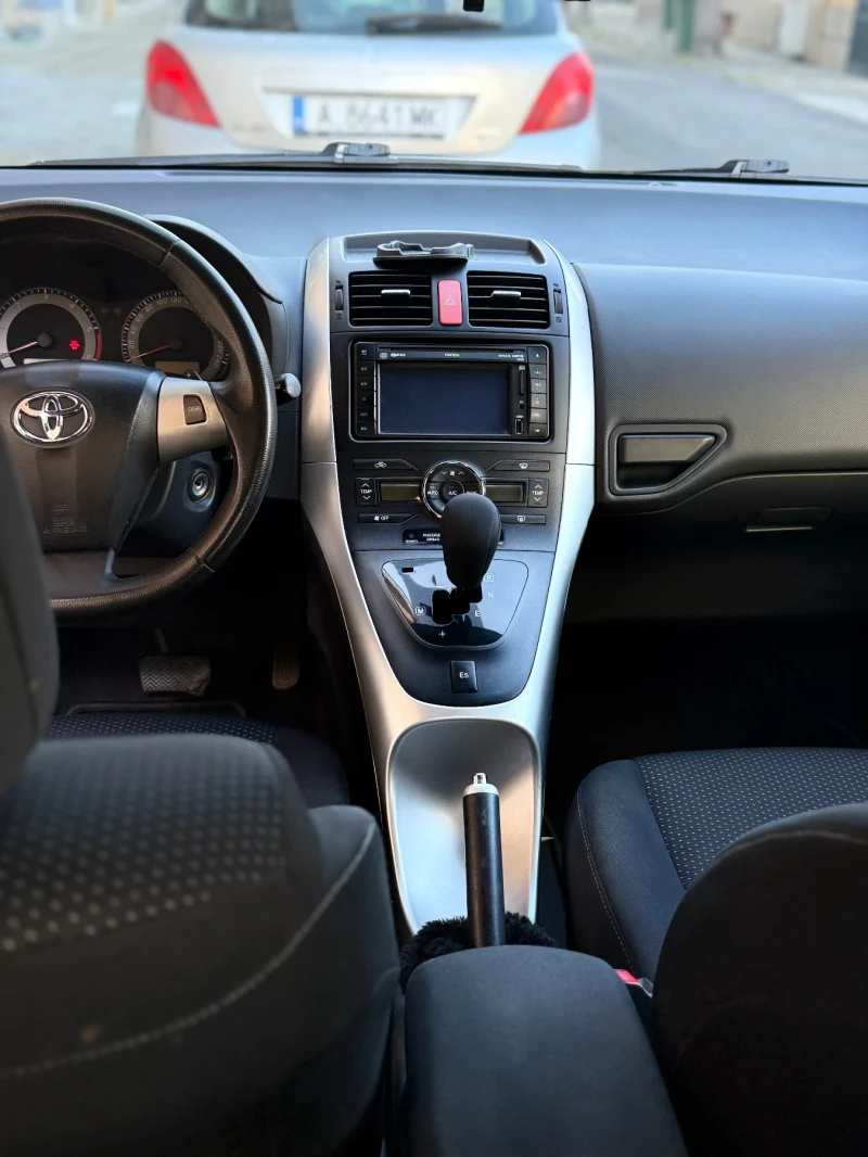 Toyota Auris, снимка 6 - Автомобили и джипове - 52654705