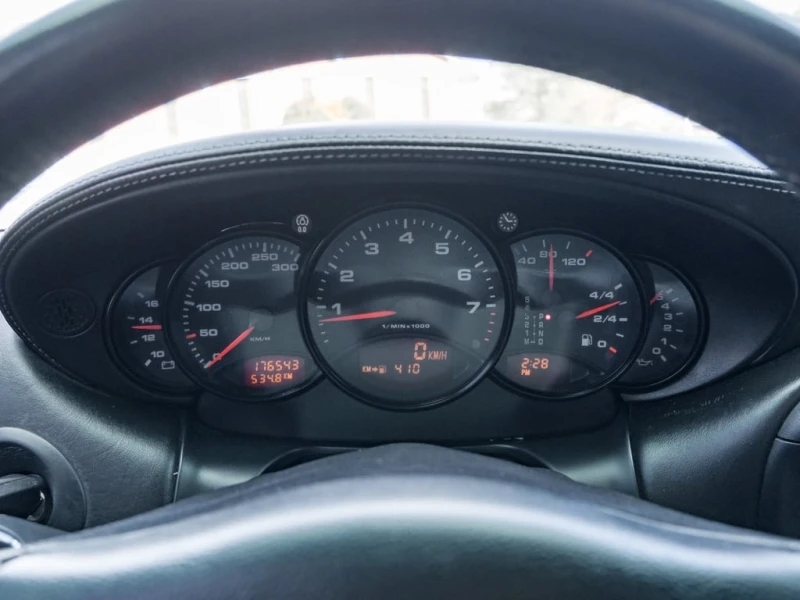 Porsche 911 * 2dr Carrera 4 Cabriolet * CARFAX * БЕЗ ПЪРВОНАЧА, снимка 17 - Автомобили и джипове - 52930438