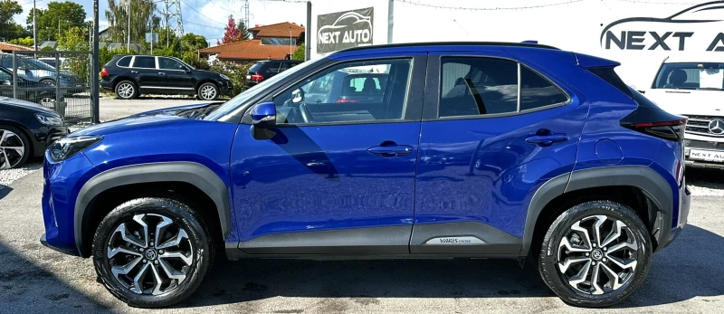 Toyota Yaris Cross 1.5HYBRID 92HP 15000KM LANE ASSIST DISTRONIC, снимка 8 - Автомобили и джипове - 53175879