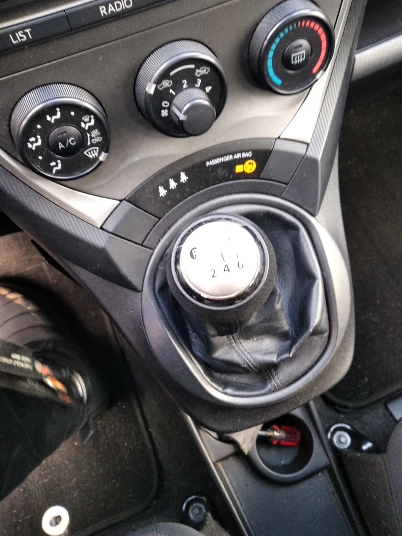 Subaru Trezia, снимка 14 - Автомобили и джипове - 53299479