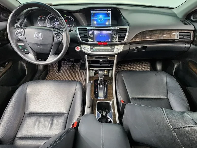 Honda Accord 2.4 Бензин, снимка 3 - Автомобили и джипове - 55568795