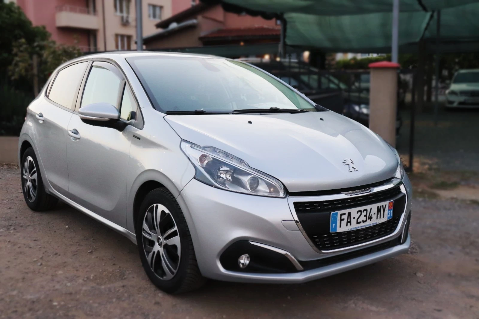 Peugeot 208  - изображение 2
