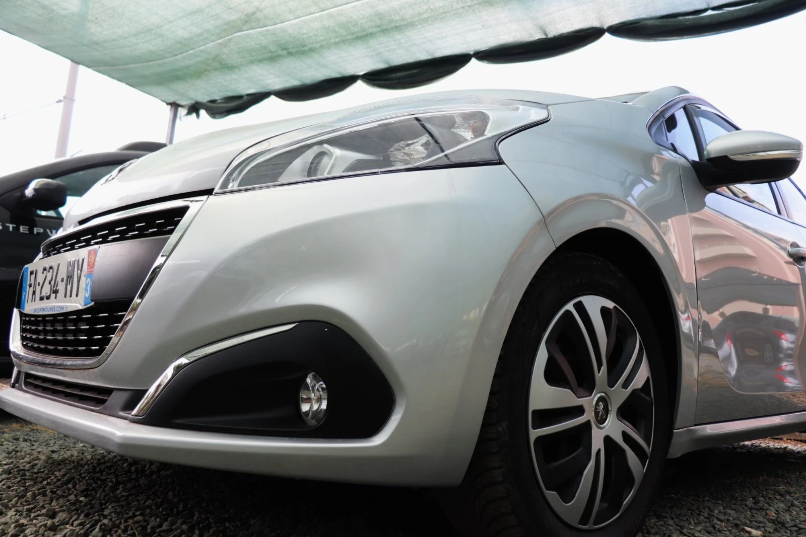 Peugeot 208  - изображение 5