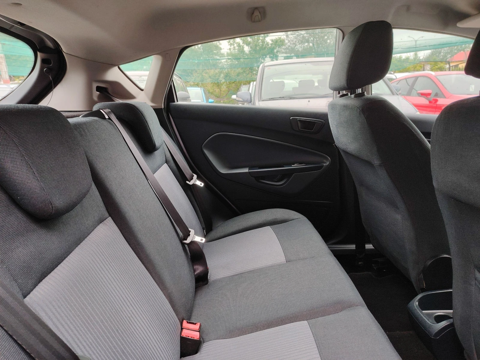 Ford Fiesta 1.4i ГАЗ-БЕНЗИН - изображение 7