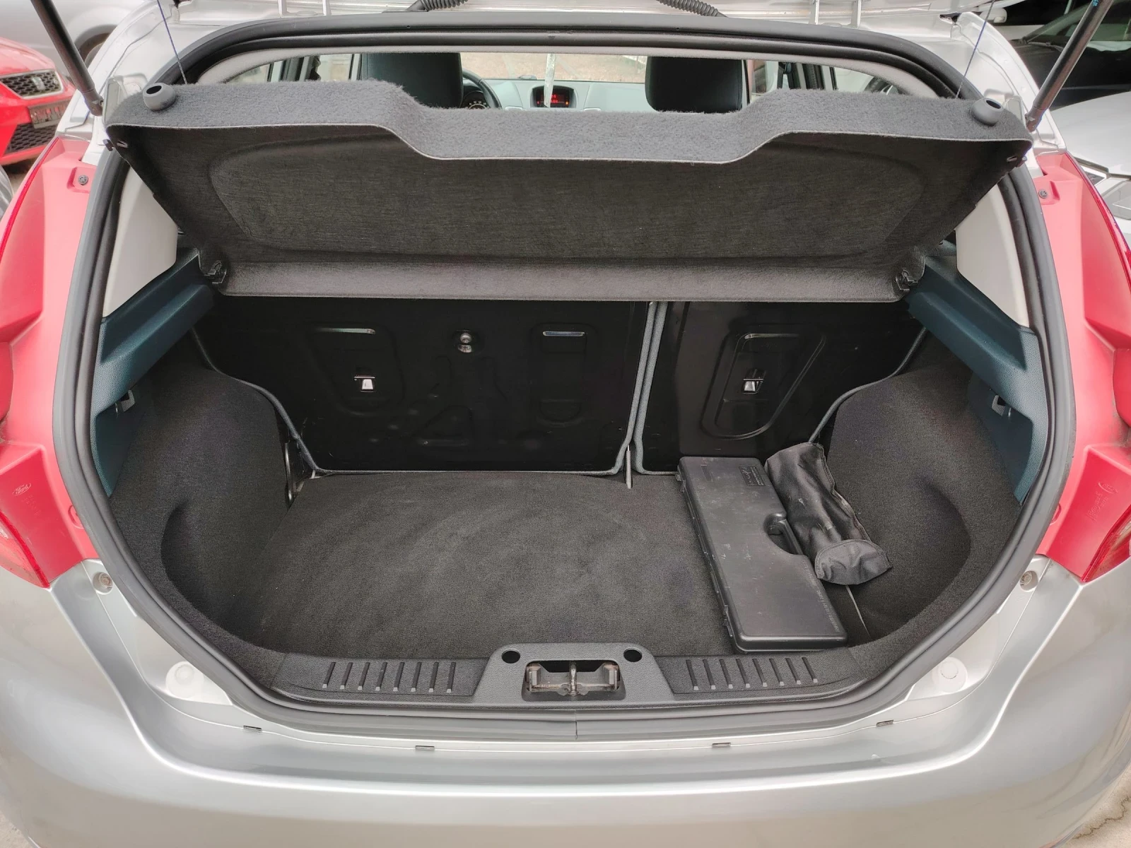Ford Fiesta 1.4i ГАЗ-БЕНЗИН - изображение 8