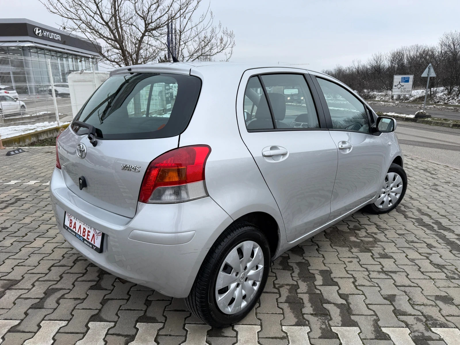 Toyota Yaris * 1.3VVT-i* 101HP* CLIMA* FACELIFT*  - изображение 4