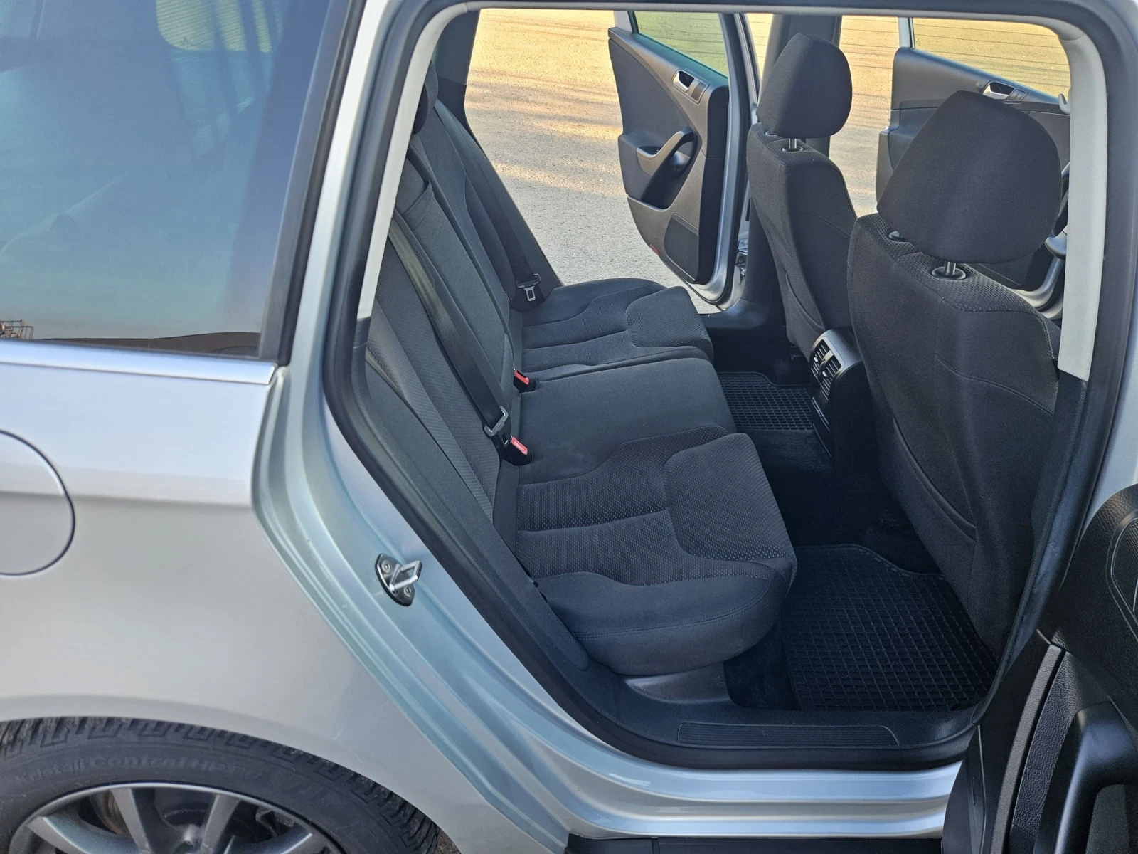 VW Passat 2.0tdi 140ps navi automat coman real , снимка 9 - Автомобили и джипове - 54121290