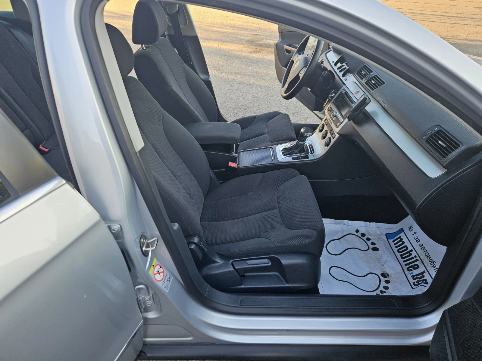 VW Passat 2.0tdi 140ps navi automat coman real , снимка 10 - Автомобили и джипове - 54121290