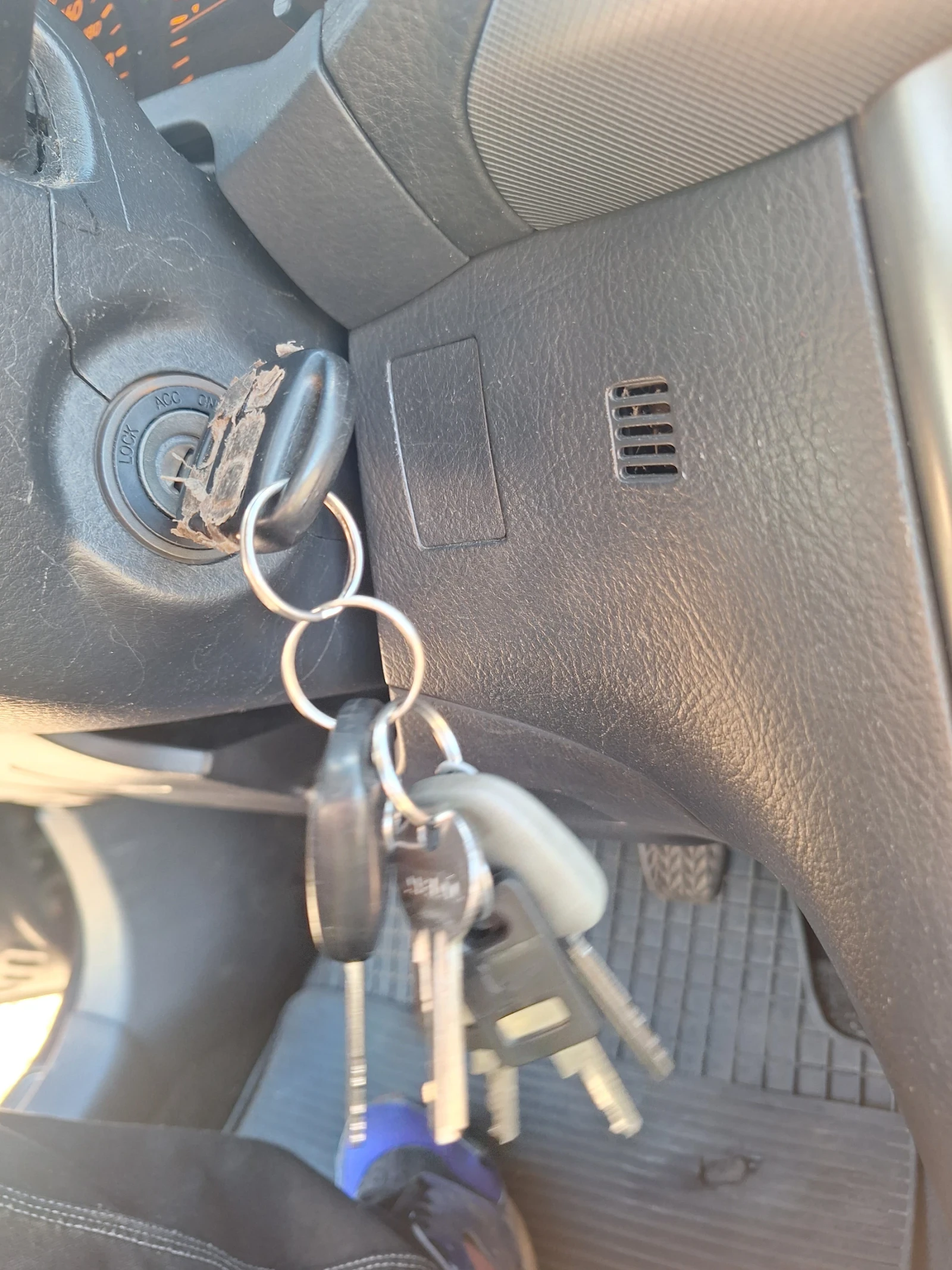 Toyota Avensis D4D, снимка 13 - Автомобили и джипове - 54372264