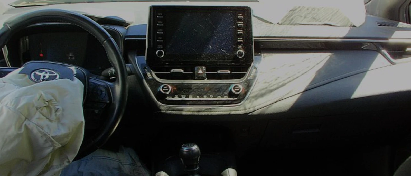 Toyota Corolla 1.2i 65000km, снимка 5 - Автомобили и джипове - 54404258