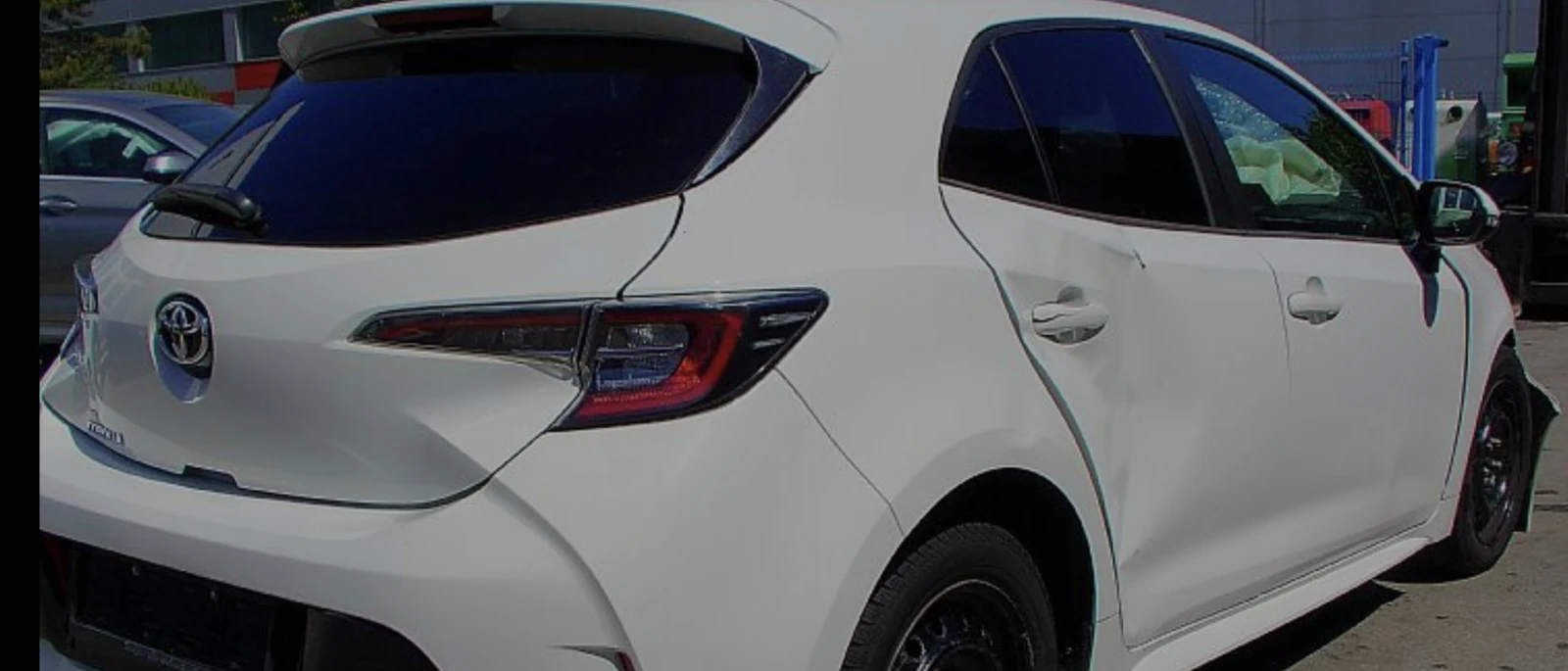 Toyota Corolla 1.2i 65000km, снимка 3 - Автомобили и джипове - 54404258