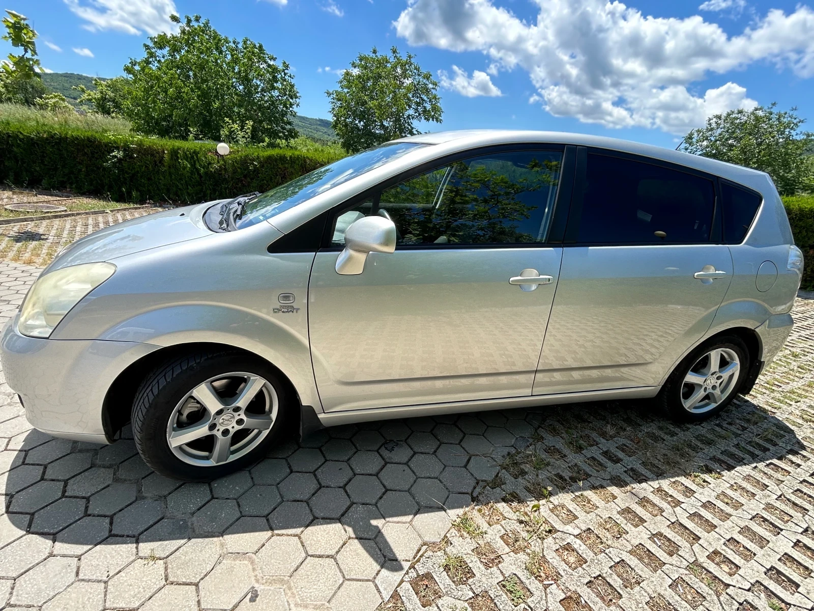 Toyota Corolla verso 2.2 177hp 2005, снимка 3 - Автомобили и джипове - 54917197