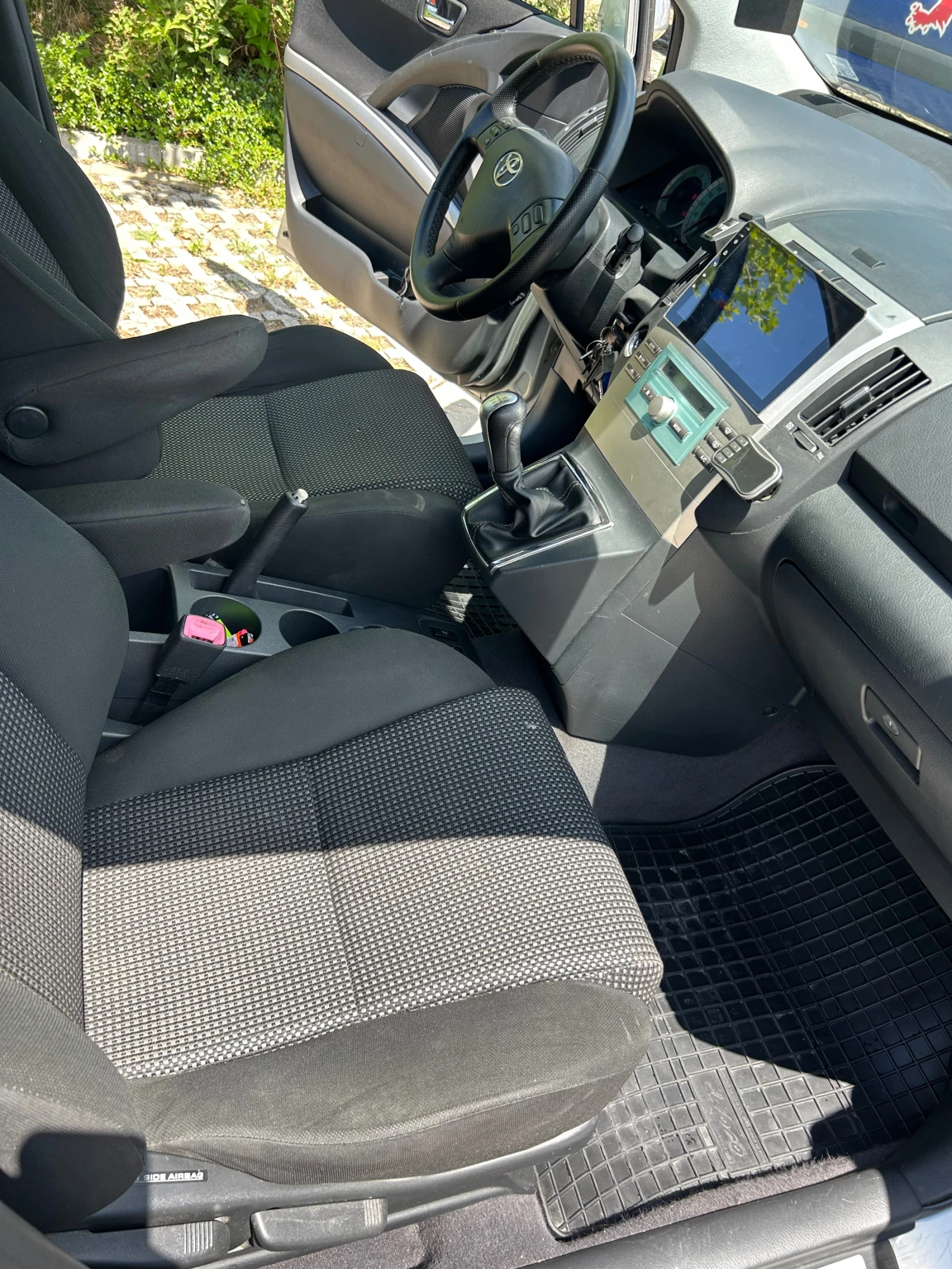 Toyota Corolla verso 2.2 177hp 2005, снимка 5 - Автомобили и джипове - 54917197