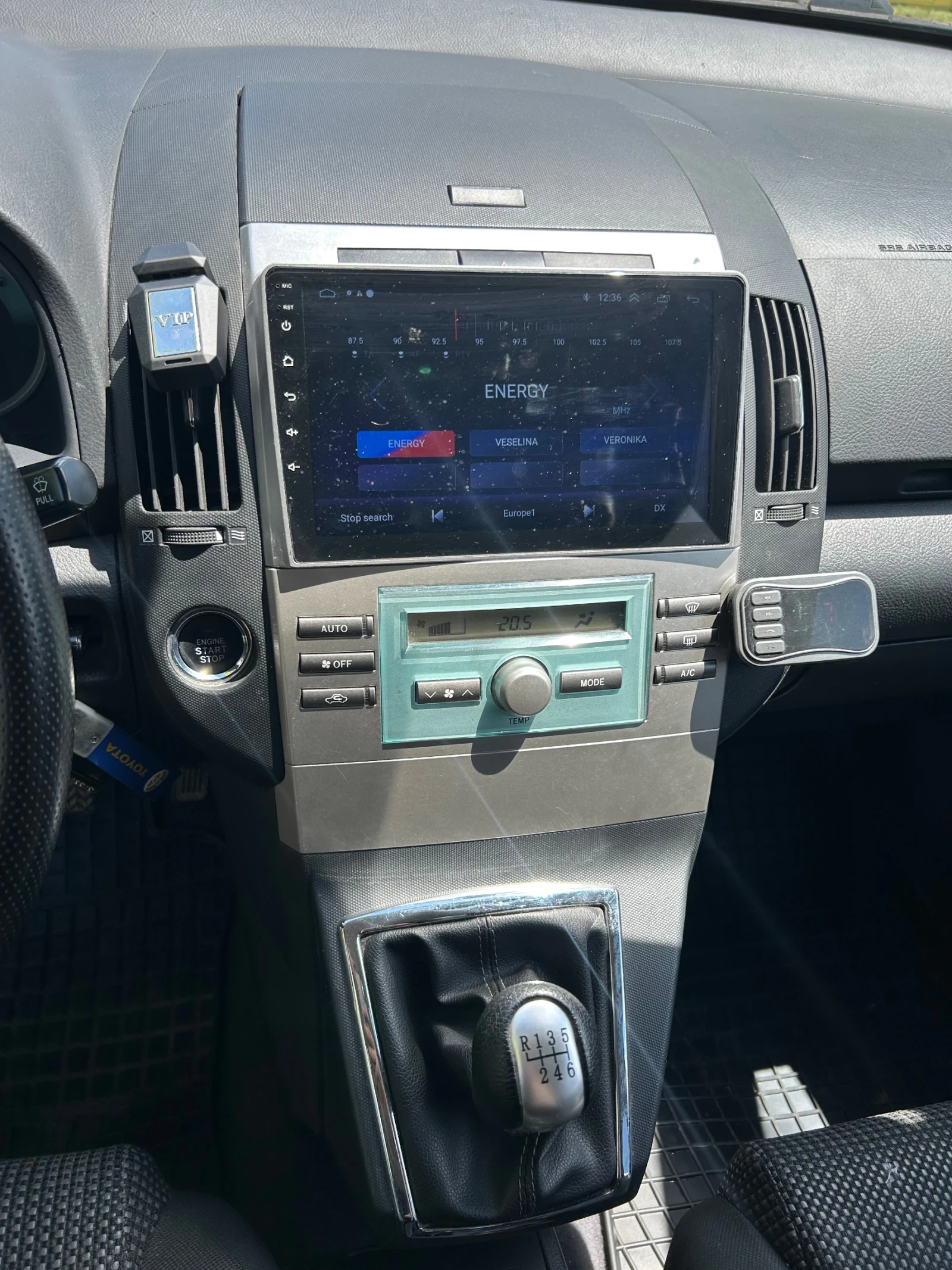 Toyota Corolla verso 2.2 177hp 2005, снимка 8 - Автомобили и джипове - 54917197
