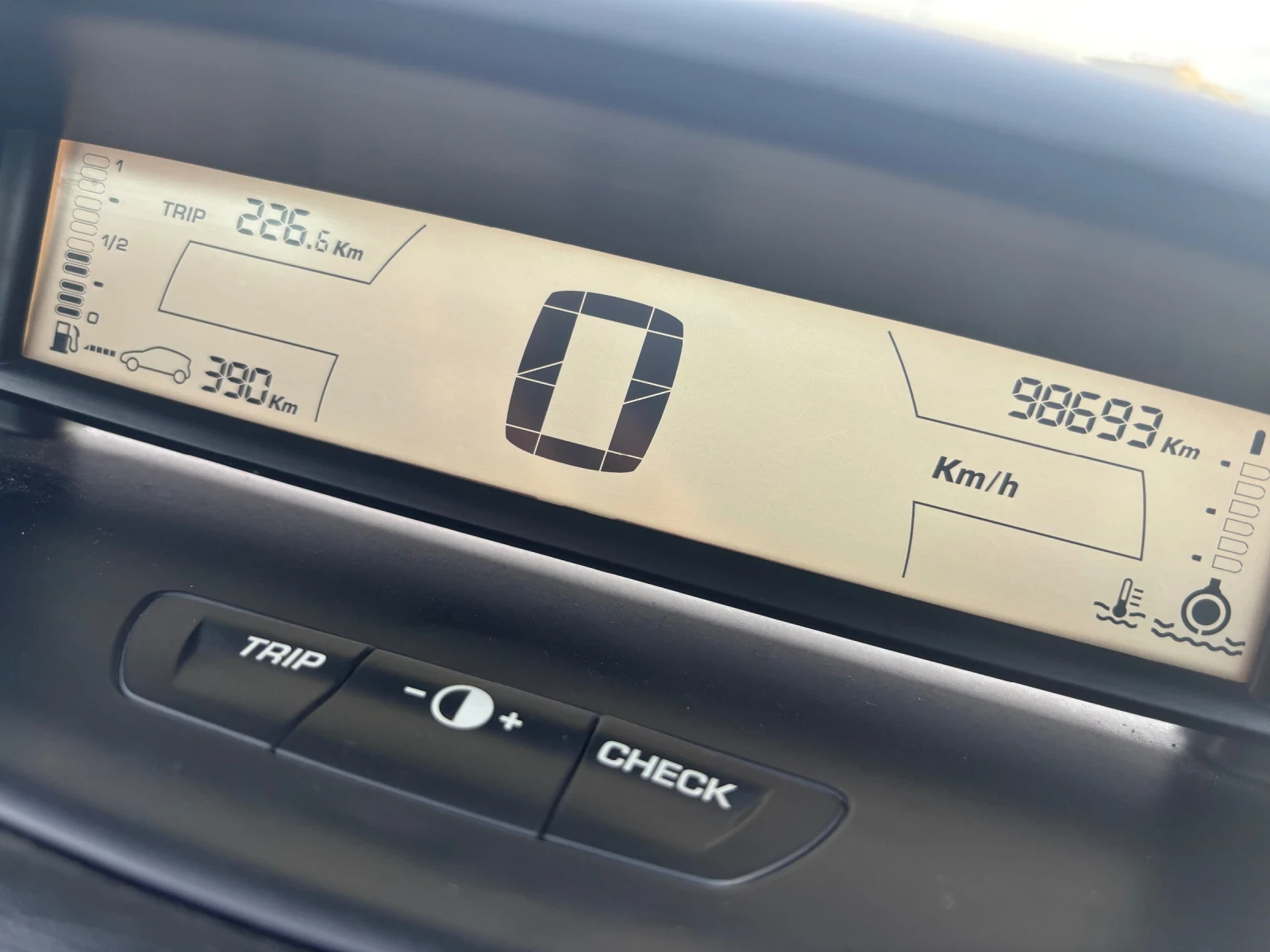 Citroen C4 1.6 HDI, снимка 8 - Автомобили и джипове - 54949103