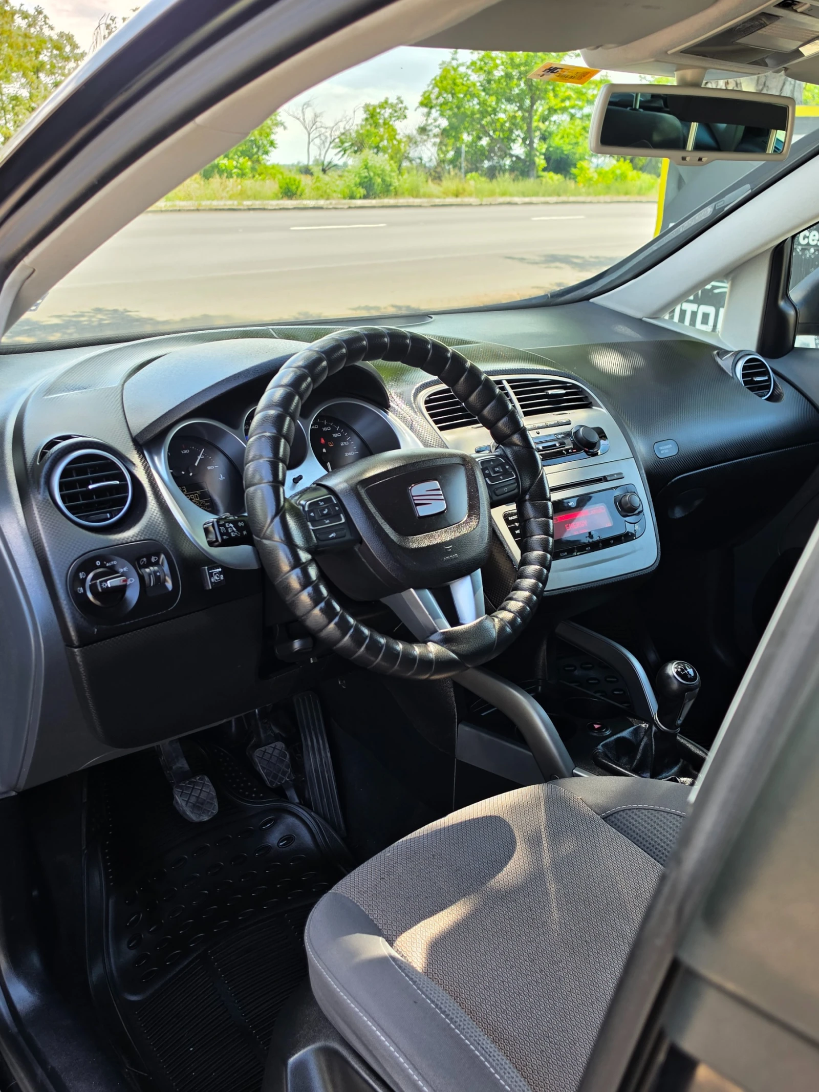 Seat Altea XL 1.6i Газ.инж.* Facelift , снимка 9 - Автомобили и джипове - 55159298