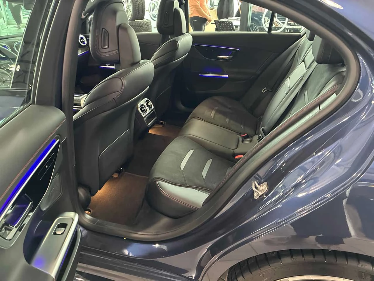 Mercedes-Benz C 43 AMG 4MATIC | CARFAX | АВТОКРЕДИТ БЕЗ ПЪРВОНАЧАЛНА, снимка 10 - Автомобили и джипове - 55482753