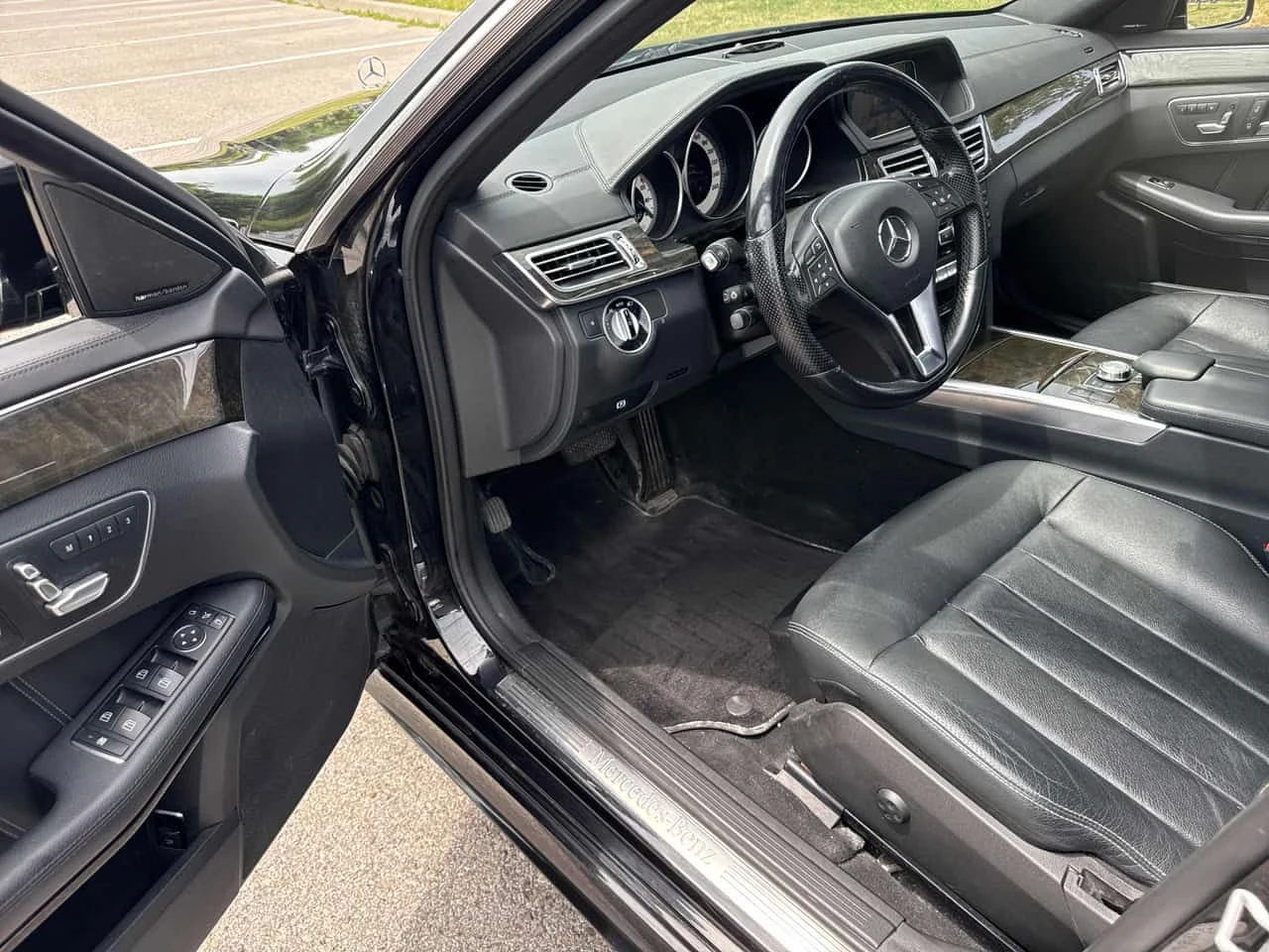 Mercedes-Benz E 350 4MATIC | CARFAX | АВТОКРЕДИТ БЕЗ ПЪРВОНАЧАЛНА, снимка 7 - Автомобили и джипове - 55601186