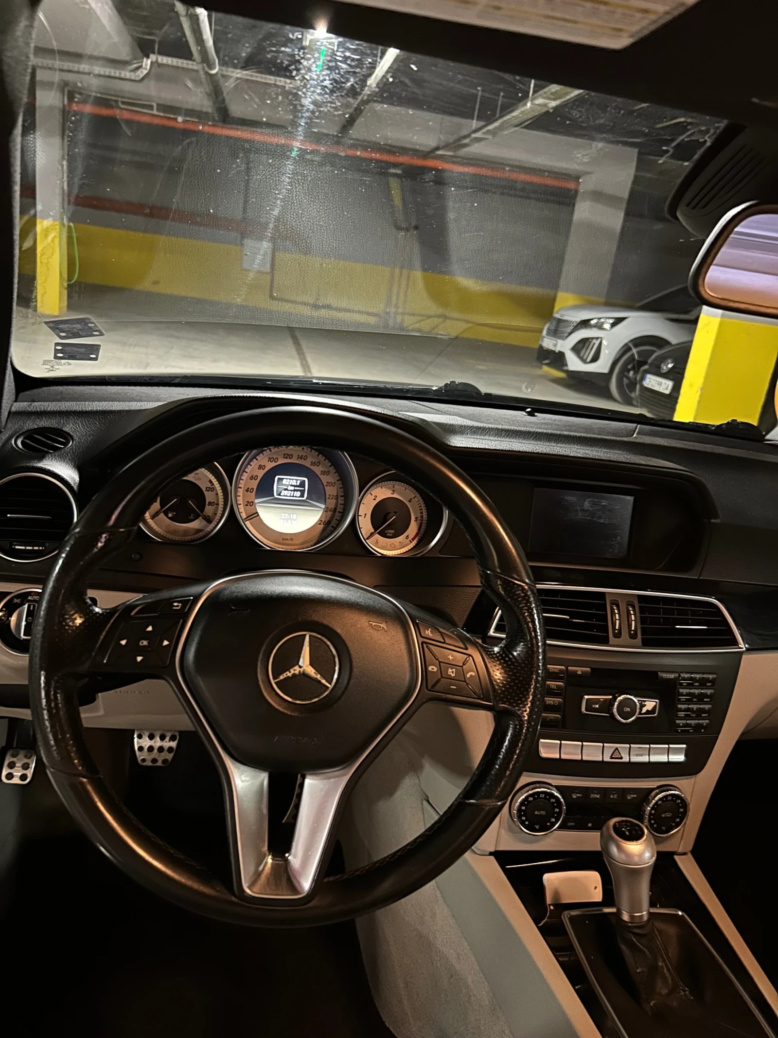 Mercedes-Benz C 220, снимка 8 - Автомобили и джипове - 55652247
