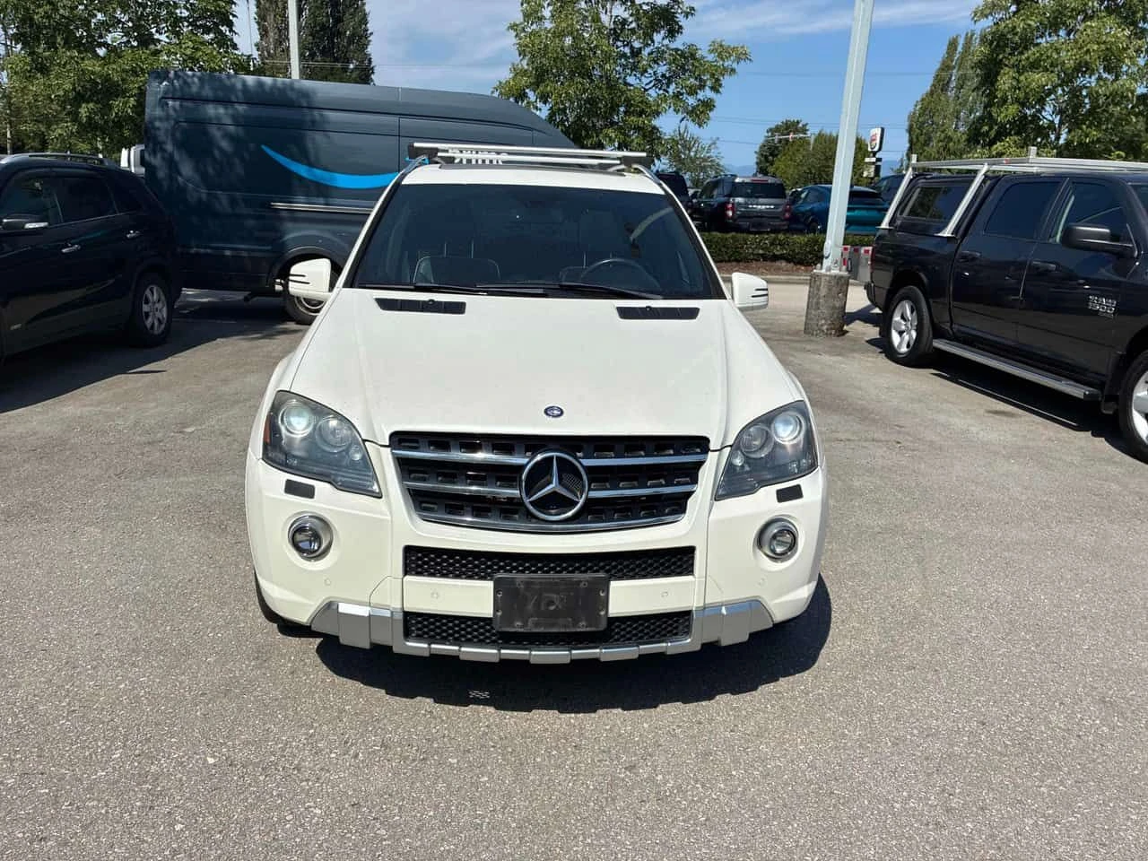 Mercedes-Benz ML 550 4MATIC | CARFAX | АВТОКРЕДИТ БЕЗ ПЪРВОНАЧАЛНА, снимка 2 - Автомобили и джипове - 55676497