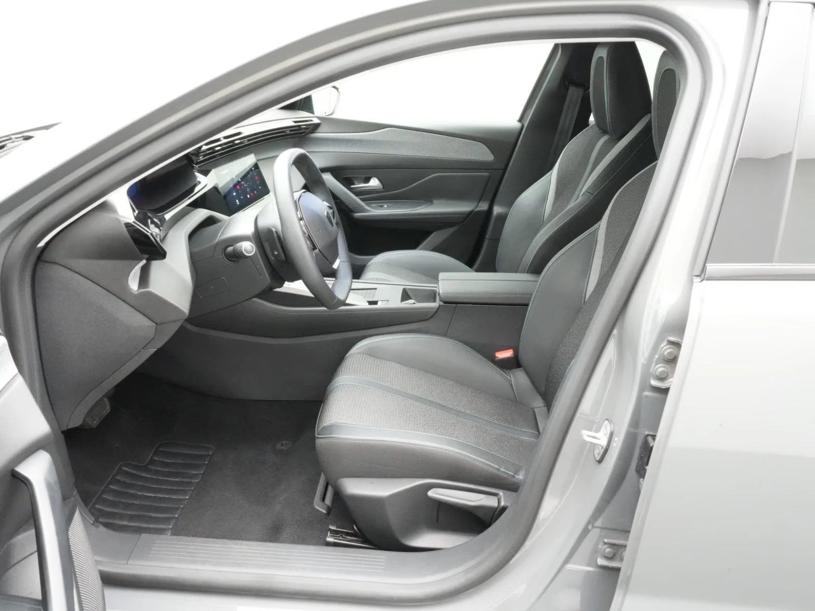 Peugeot 408 MHEV/e-DSC6/145HP/CAM/ACC/NAVI/KLESS/CLPAY/649q, снимка 6 - Автомобили и джипове - 55825399