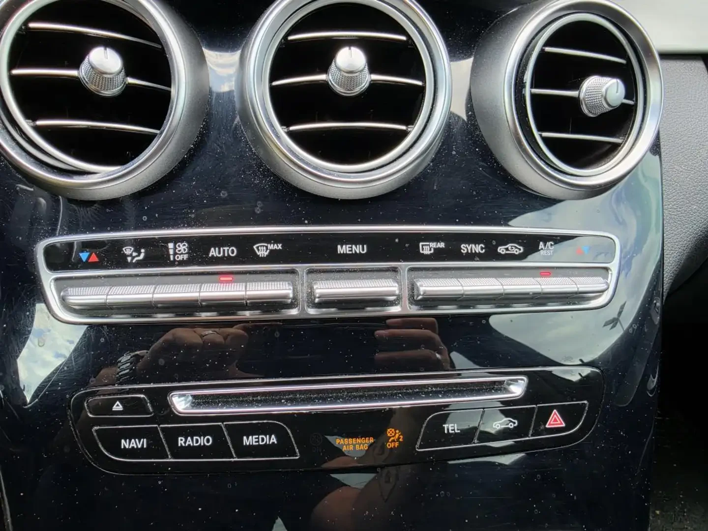 Mercedes-Benz C 400 AMG* LINE* 4MATIC* BURMESTER* КАМЕРА* КЕЙЛЕС* , снимка 11 - Автомобили и джипове - 55980300