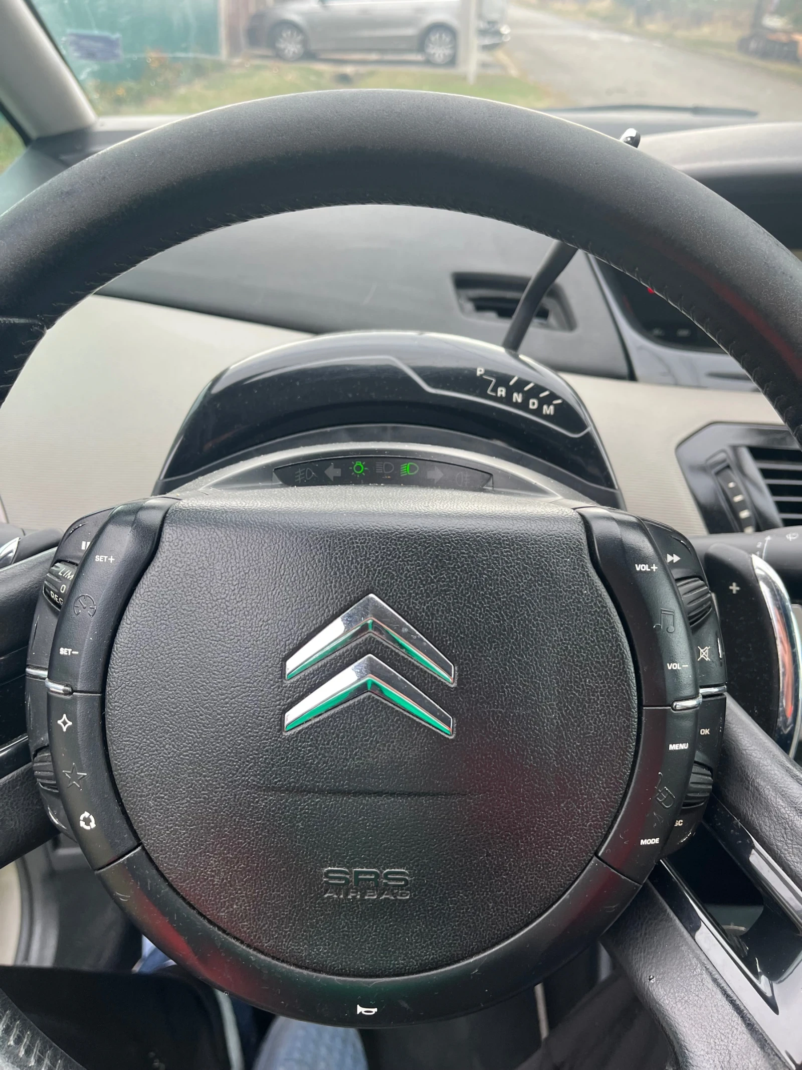 Citroen C4 Picasso, снимка 7 - Автомобили и джипове - 56575510
