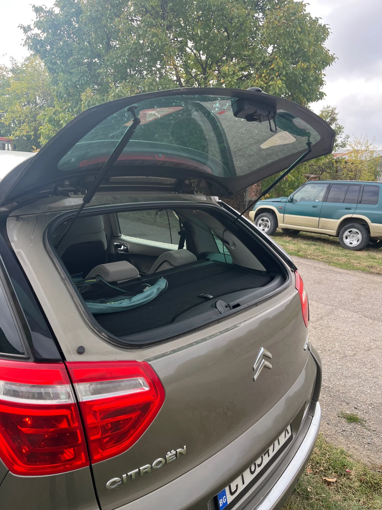 Citroen C4 Picasso, снимка 12 - Автомобили и джипове - 56575510