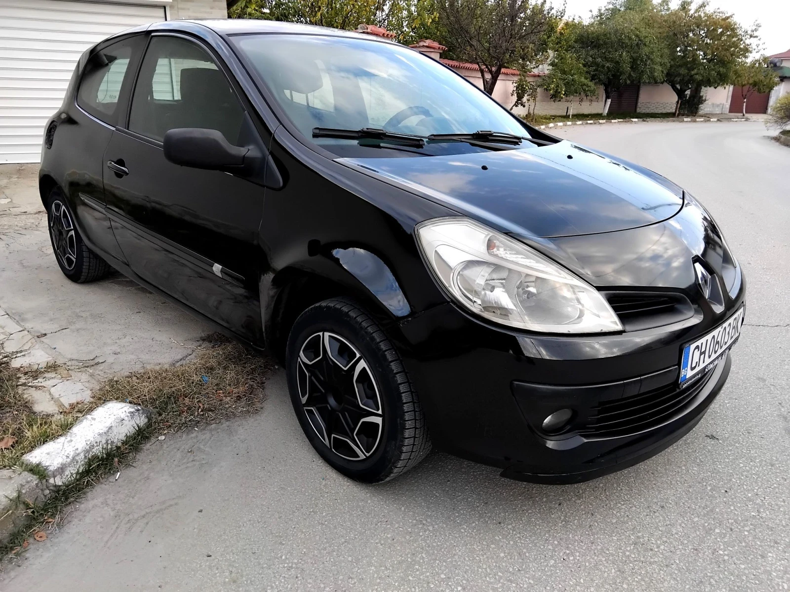 Renault Clio 1.2i.65k.+ КЛИМА.+ ГАЗ , снимка 3 - Автомобили и джипове - 56664862