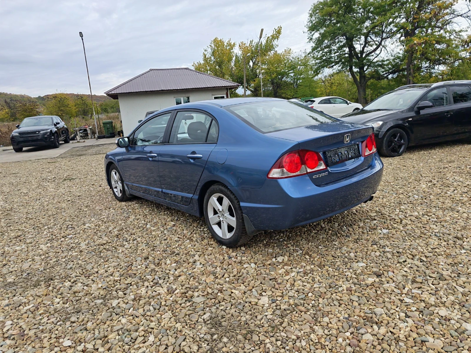 Honda Civic 1.8i sedan, снимка 5 - Автомобили и джипове - 56684340
