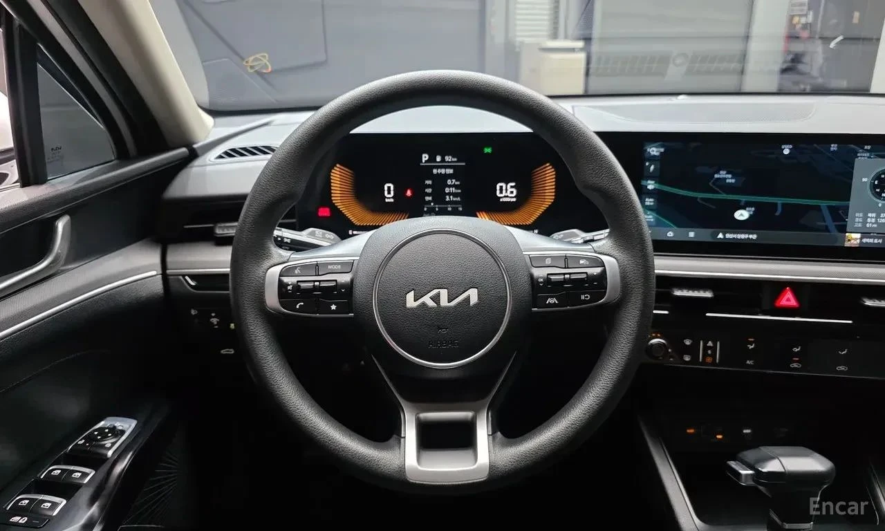 Kia K5, снимка 8 - Автомобили и джипове - 56736827