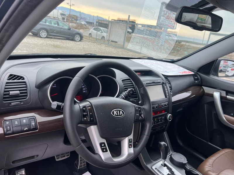 Kia Sorento 2.2 CRDI 4X4, снимка 10 - Автомобили и джипове - 48587278