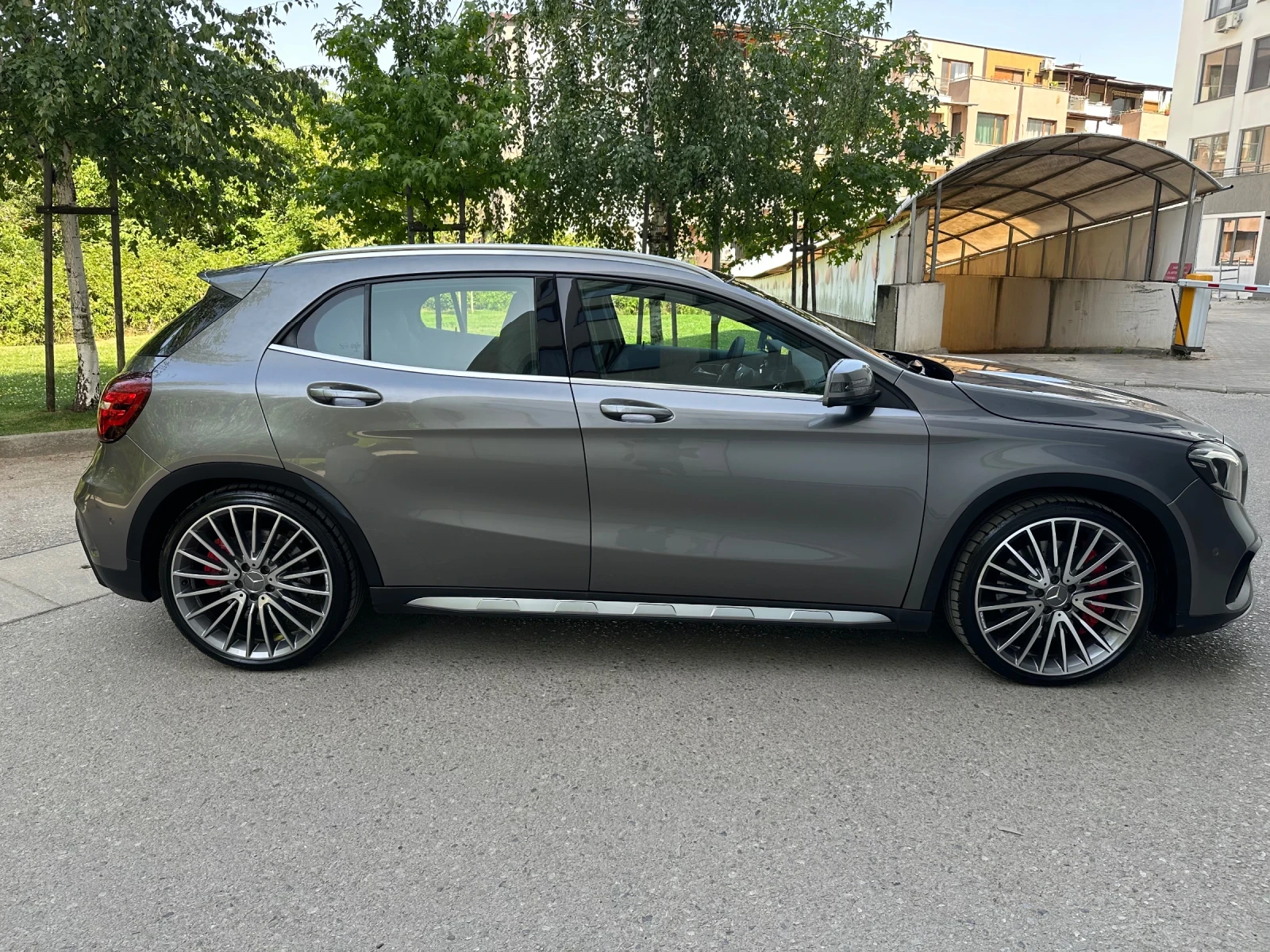 Mercedes-Benz GLA 45 AMG  - изображение 8