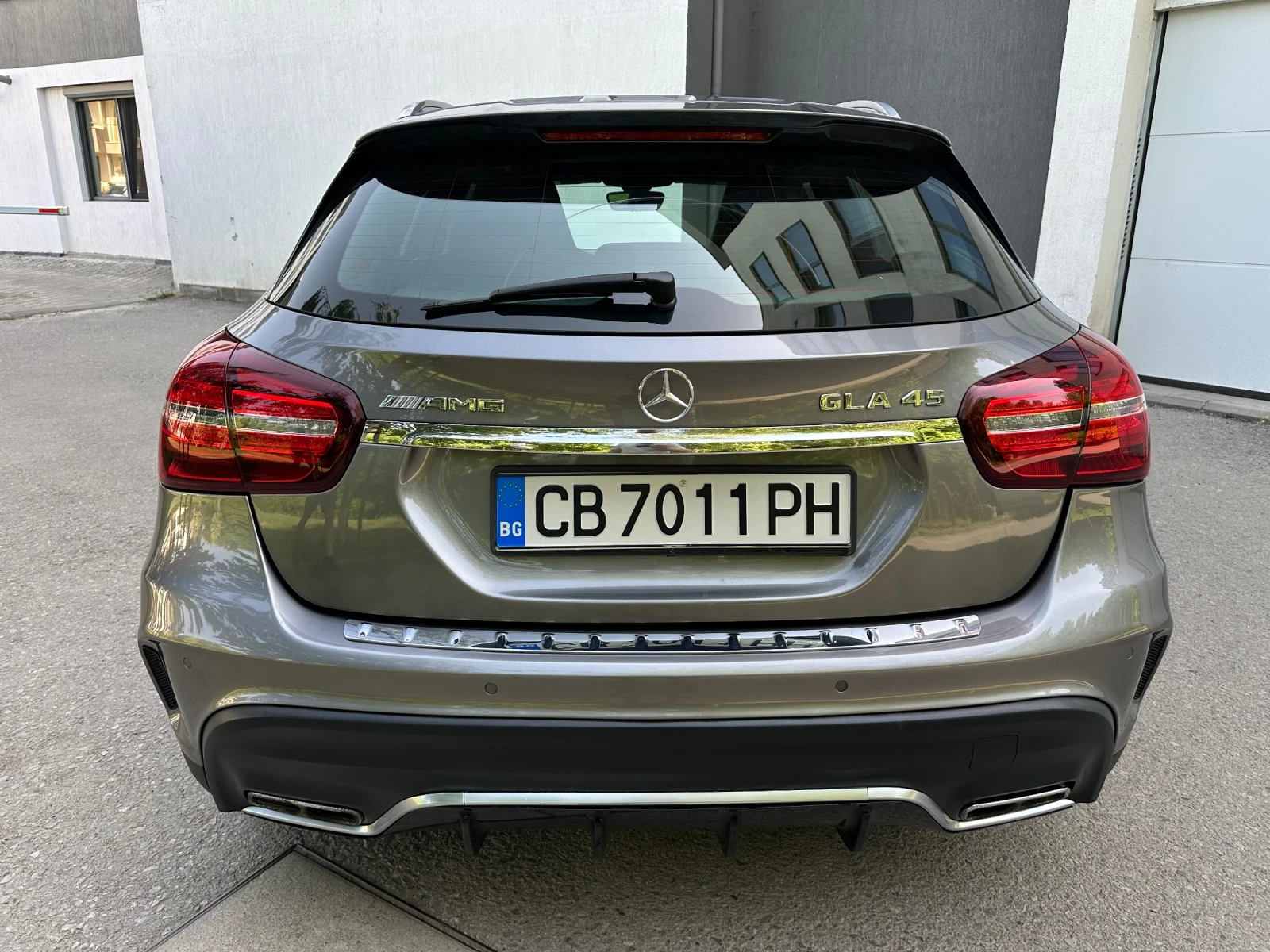 Mercedes-Benz GLA 45 AMG  - изображение 6