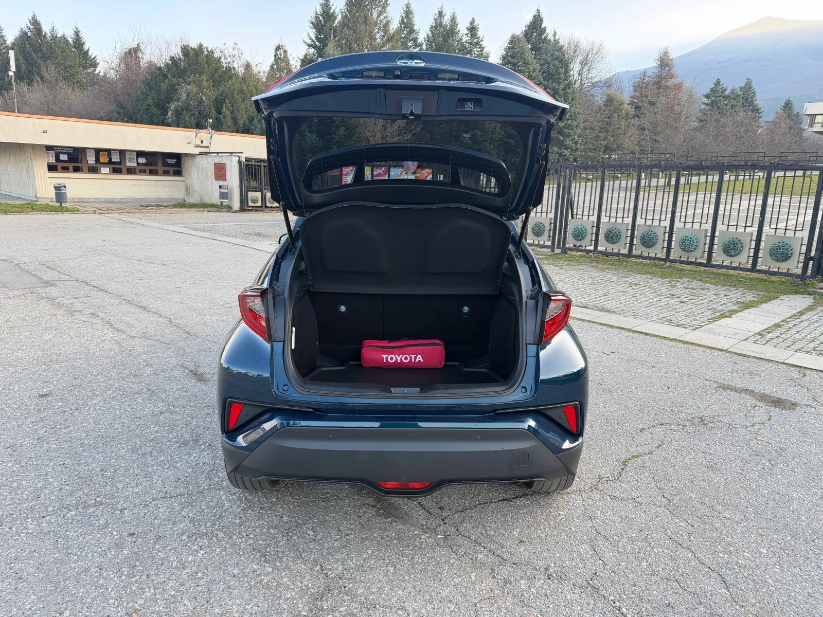 Toyota C-HR 1.8 Hybrid Facelift | Mobile.bg � ����������� 17