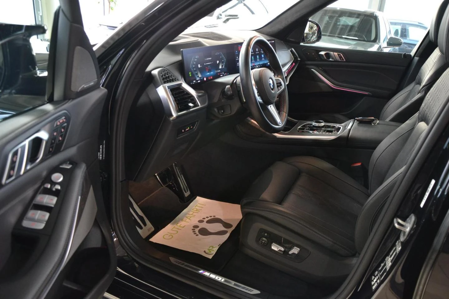 BMW X7 M60i xDrive - изображение 7