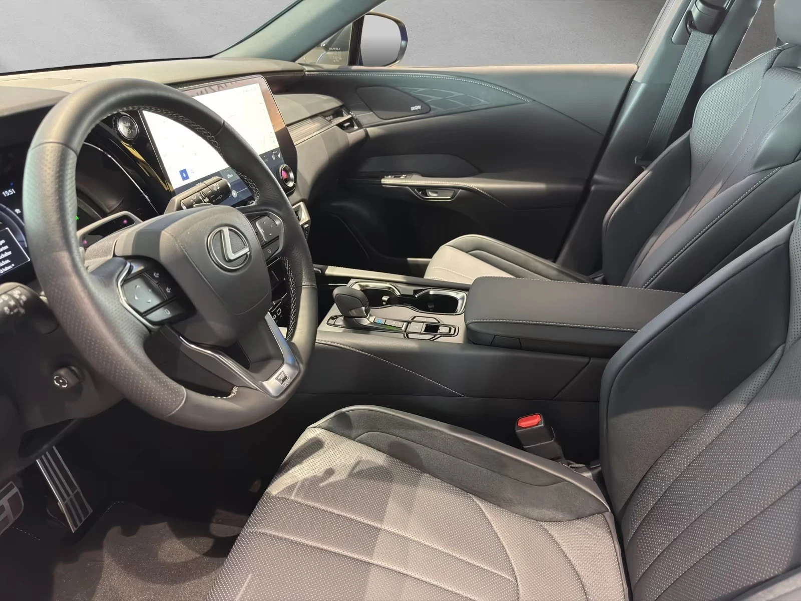 Lexus RX 500h НОВ!F-SPORT/371HP/4X4/PANO/M.LEVINSON/360/HUD/867g - изображение 8