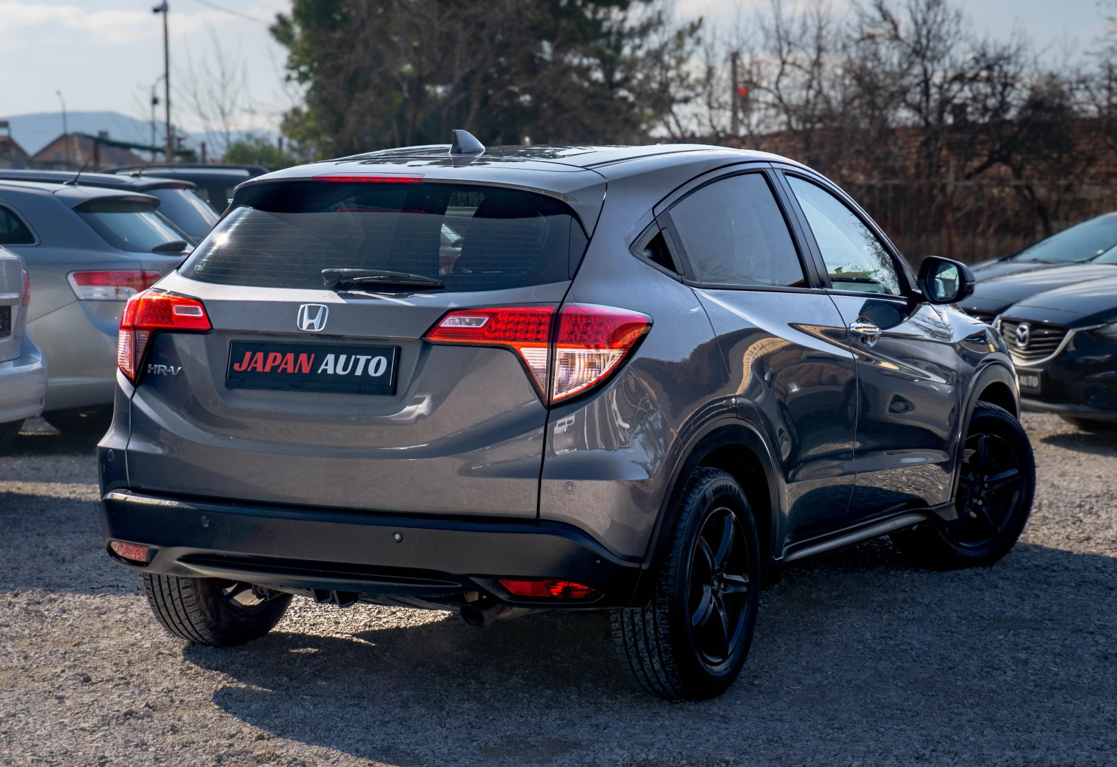 Honda Hr-v 1.5 i-VTEC С ГАРАНЦИЯ! ТОП!!! БЕЗПЛАТНА ГО ЗА 1г., снимка 4 - Автомобили и джипове - 53736275