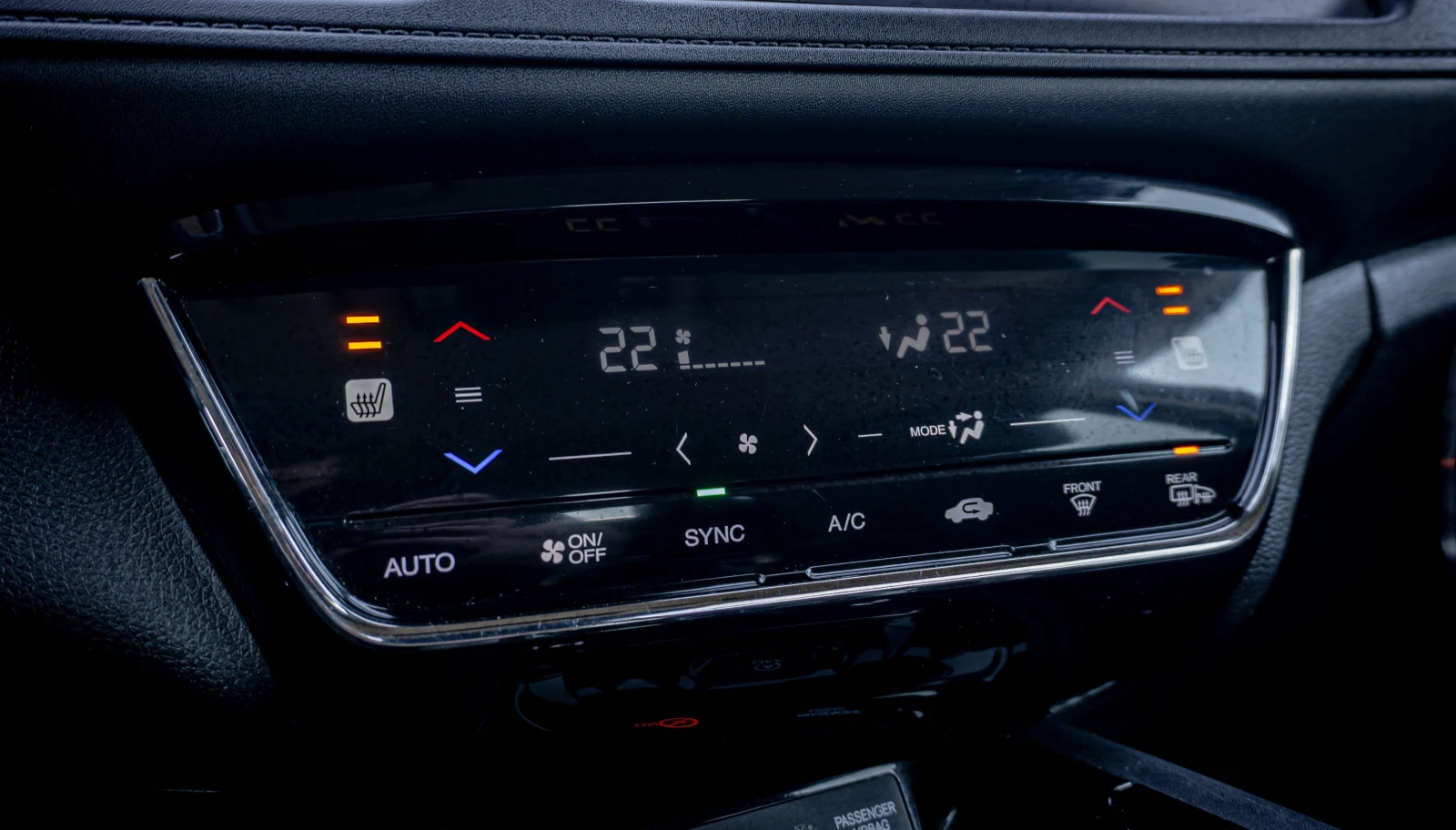 Honda Hr-v 1.5 i-VTEC С ГАРАНЦИЯ! ТОП!!! БЕЗПЛАТНА ГО ЗА 1г., снимка 11 - Автомобили и джипове - 53736275