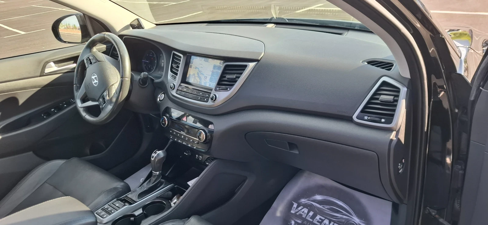 Hyundai Tucson Vertex 185кс Аутомат 4х4 Панорама , снимка 16 - Автомобили и джипове - 54414961