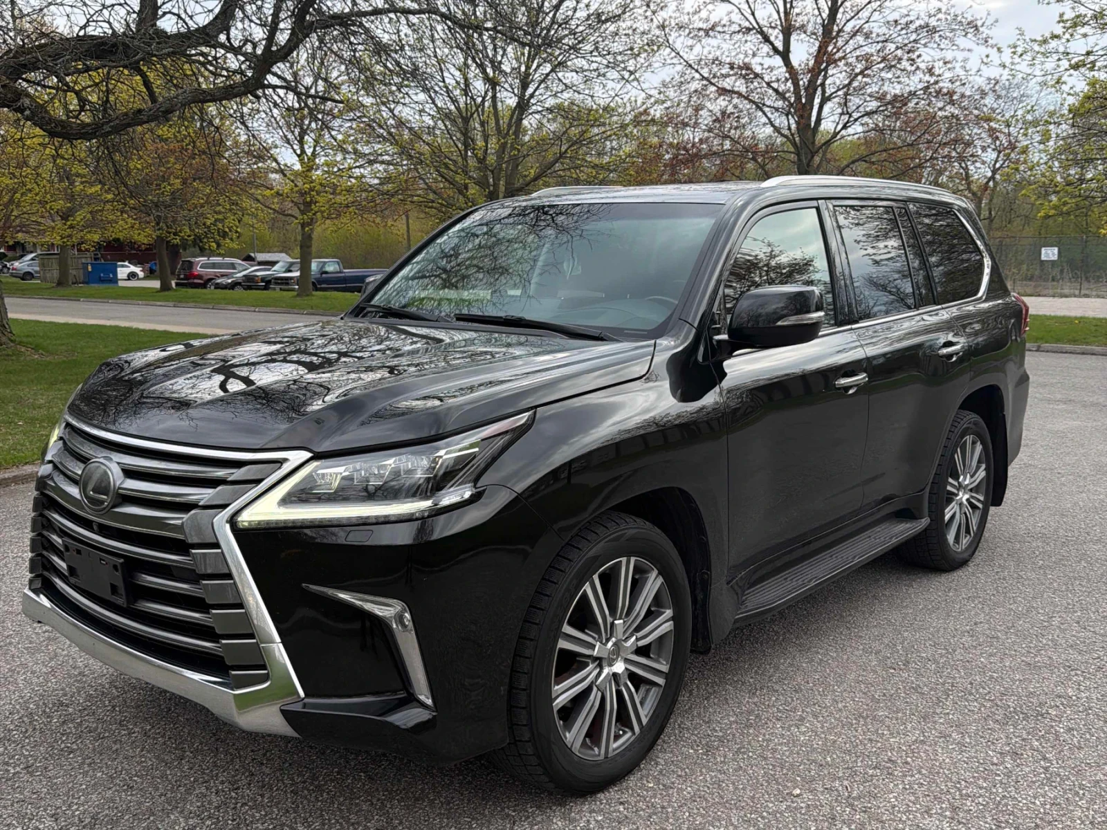 Lexus LX 570 HEAD UP * ОБДУХВАНЕ * MARK LEVINSON * БЕЗ ИНЦИДЕНТ