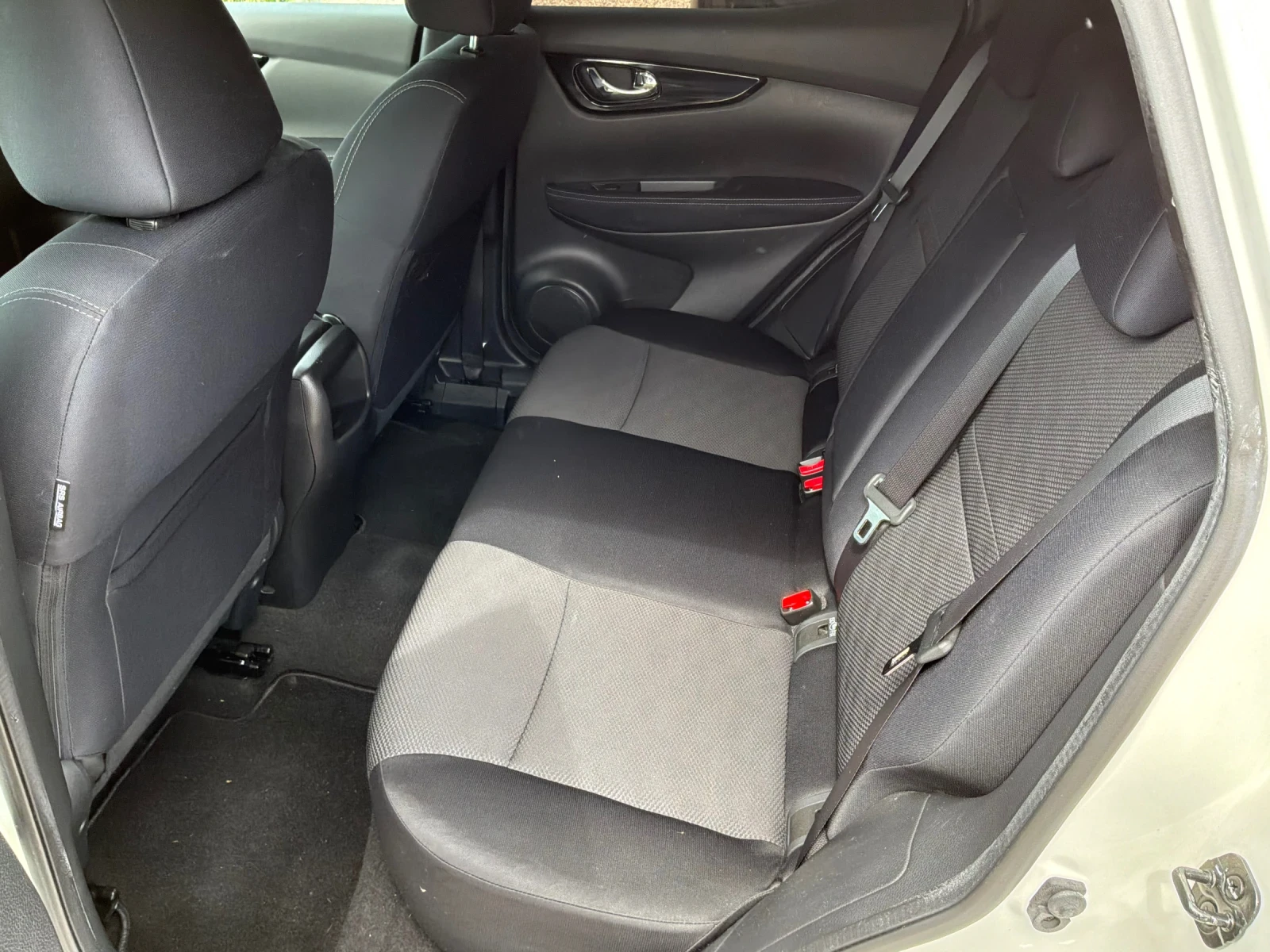 Nissan Qashqai 1.5D 110k.с 6ск. NAVI, снимка 13 - Автомобили и джипове - 54618930