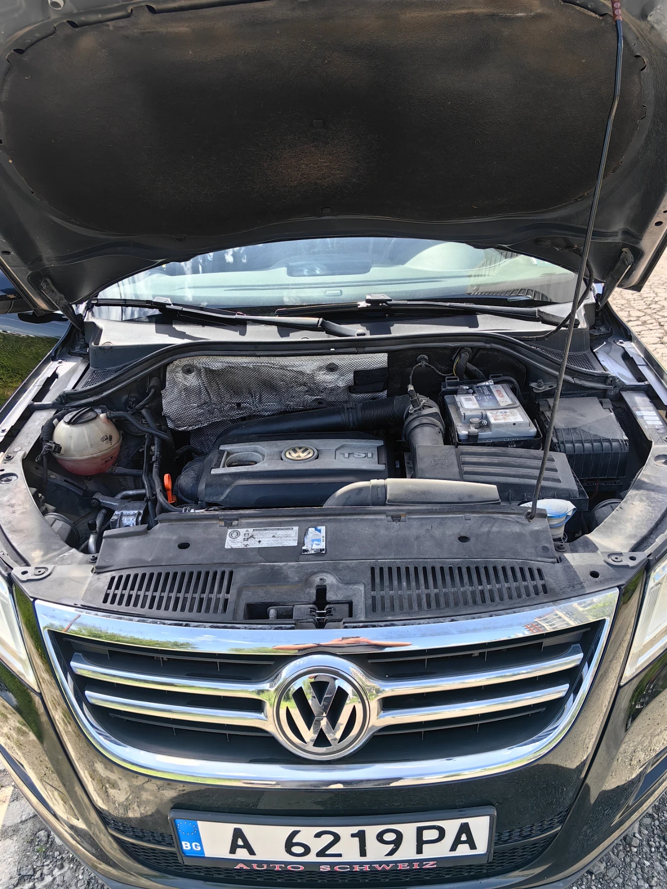 VW Tiguan 4х4, снимка 13 - Автомобили и джипове - 54797919