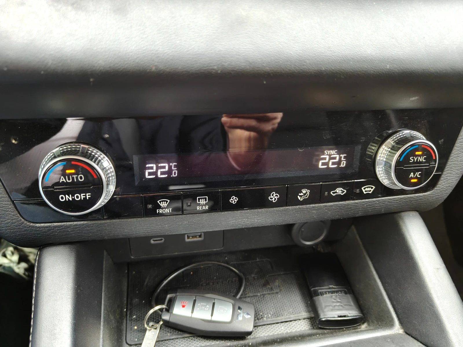 Mitsubishi Outlander, снимка 7 - Автомобили и джипове - 54837375