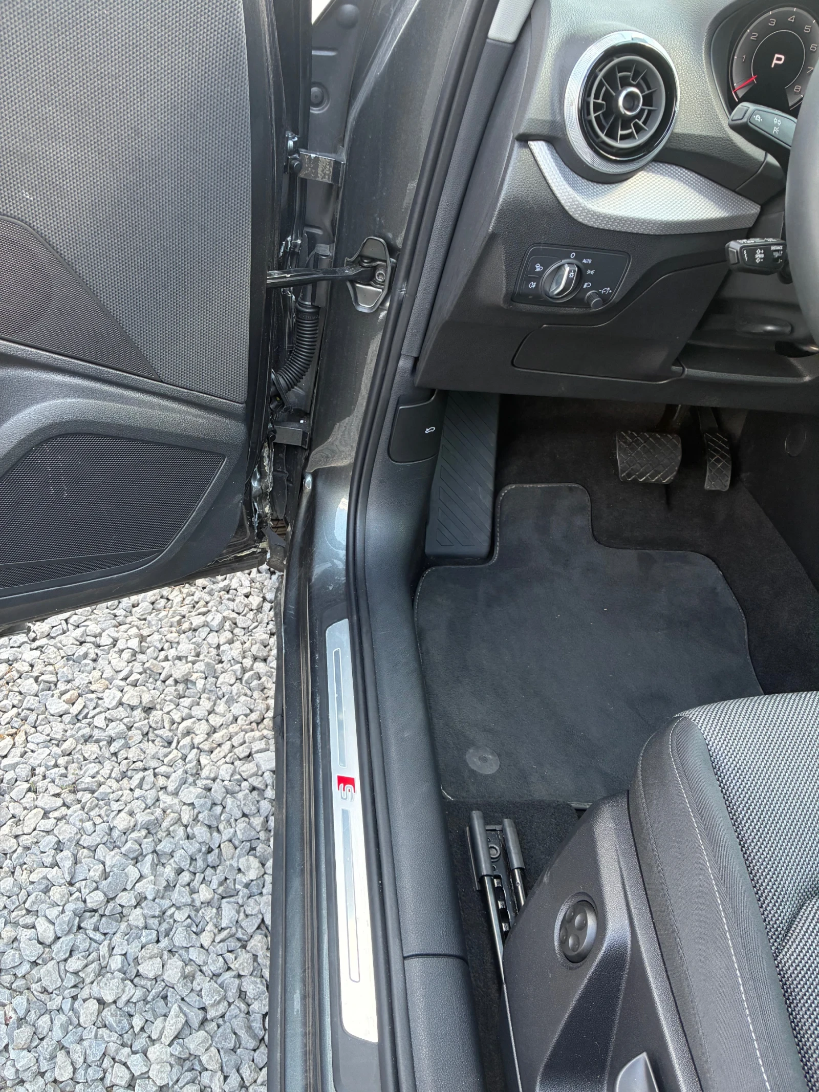 Audi Q2 35 TFSI S-LINE, снимка 15 - Автомобили и джипове - 55093480