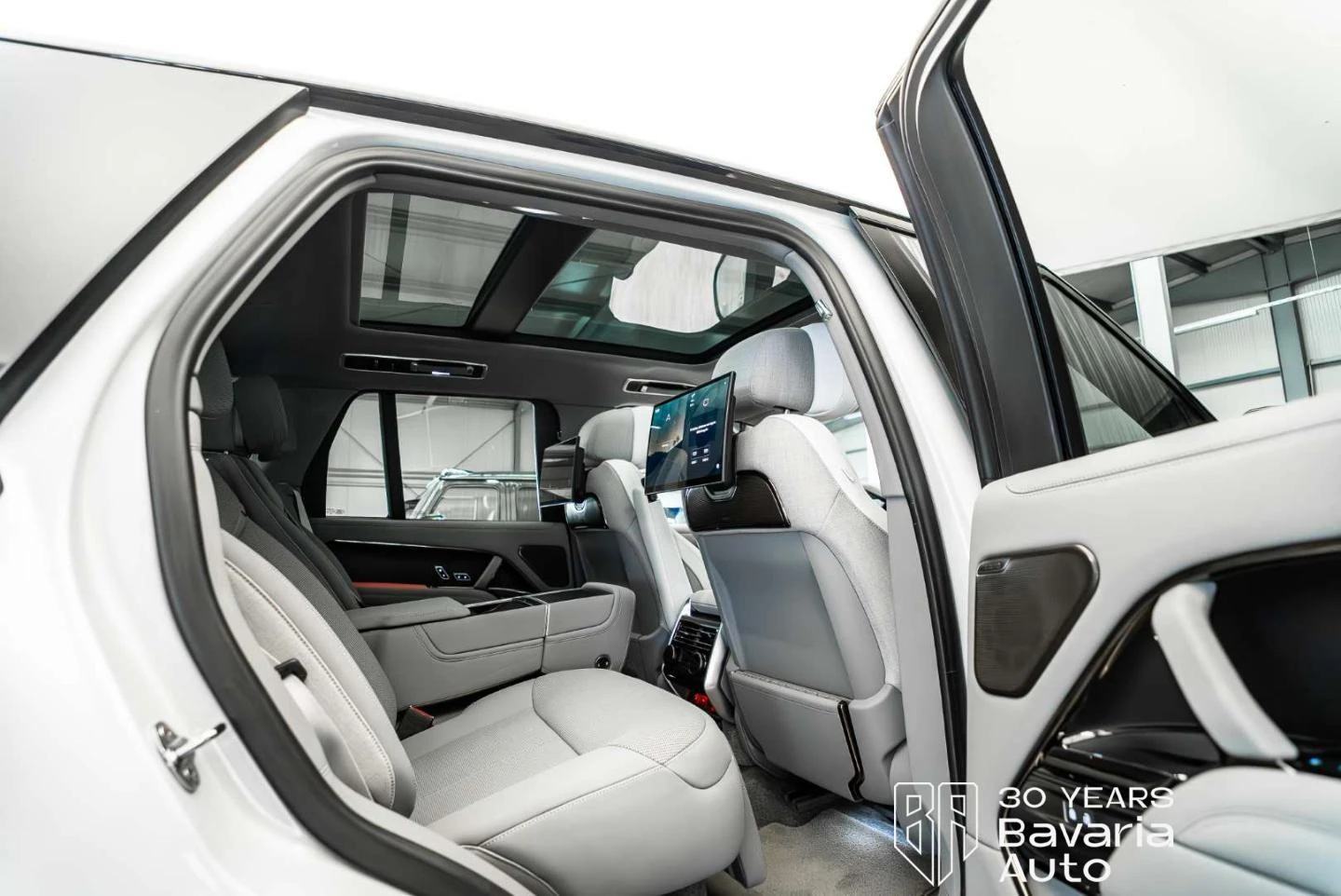 Land Rover Range rover P615 SV Fond TV  SV Intrepid, снимка 15 - Автомобили и джипове - 55215268